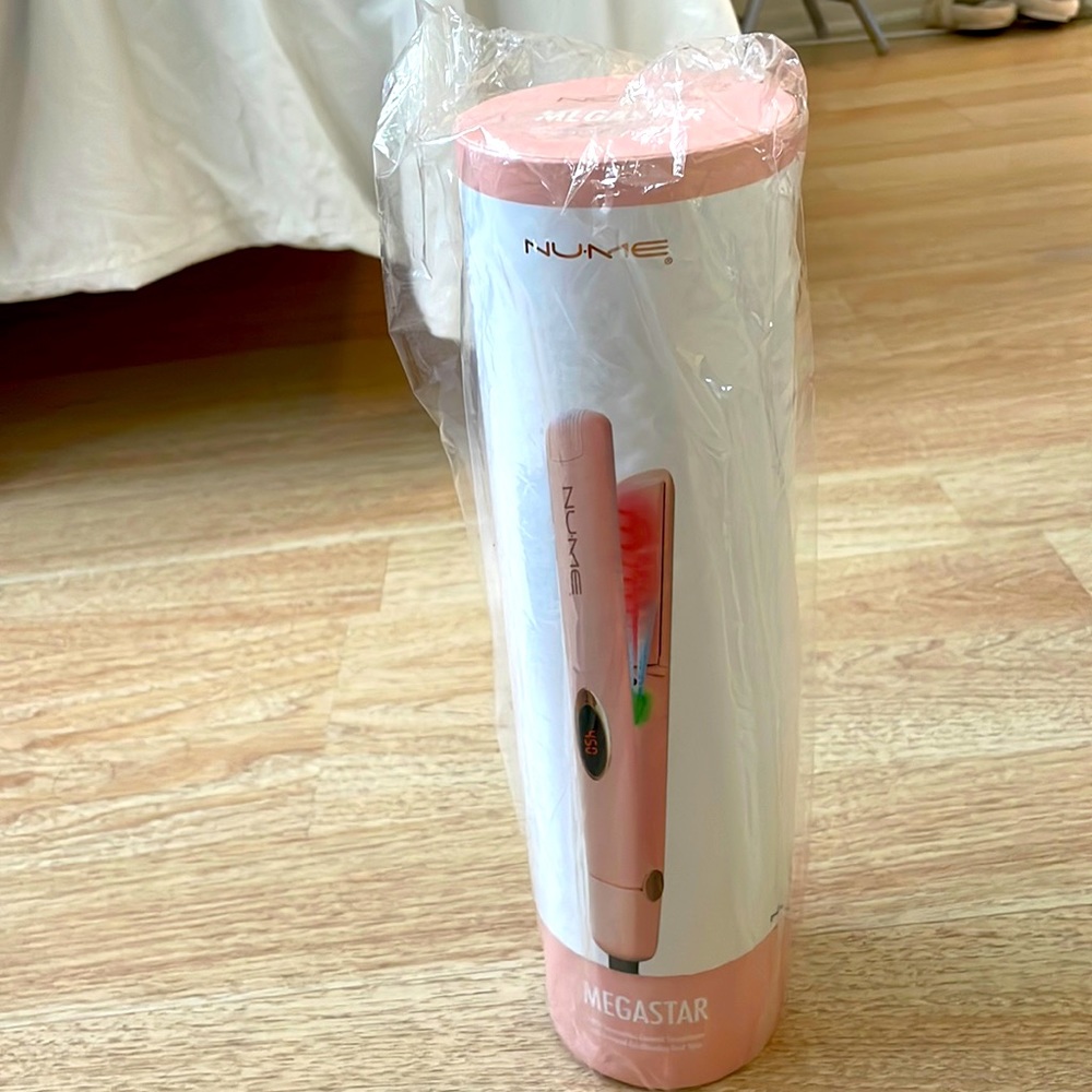 Brand new straightener still in original package